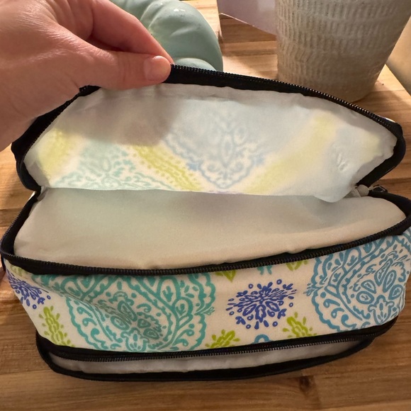 SCOUT 3 Way Toiletry Bag 🧖‍♀️🐚💄 - Picture 3 of 7